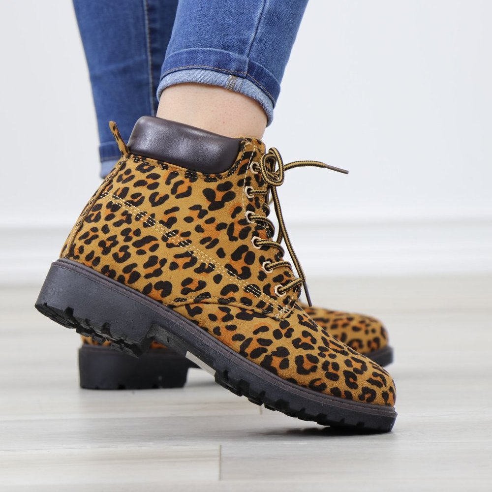 Women's Leopard Combat Lace-up Ankle Boots Low Heel Casual Short Booties - Picture 5 of 12